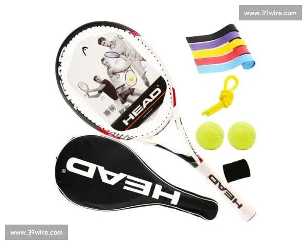 年轻一代的网球拍选择，潮流设计引人注目