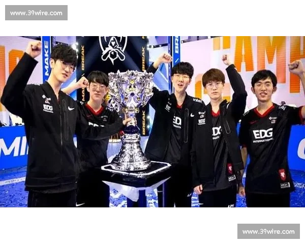 粉丝泪目！LPL季后赛选手赛后采访，真情流露让人动容！